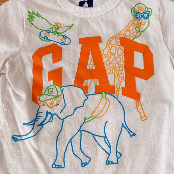 Bundle of 2 Gap Short Sleeve Tees - Picture 3 of 6